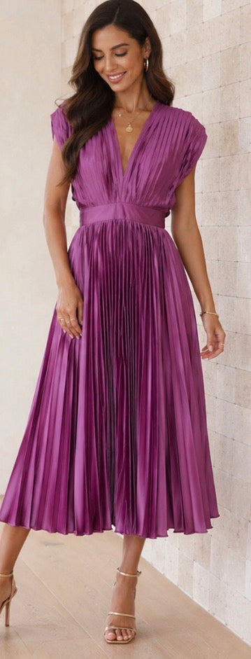Lily | Timeless Pleated Midi Dress