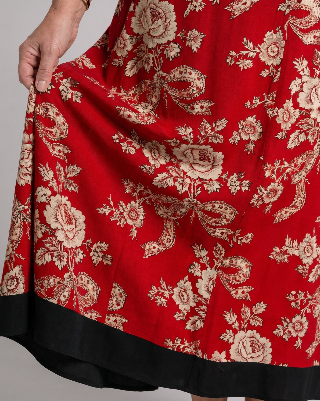 Thopal | Vintage Floral V-Neck Relaxed Midi Dress