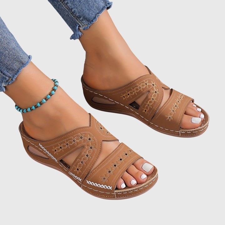 Noëlle | Lightweight Supportive Sandals