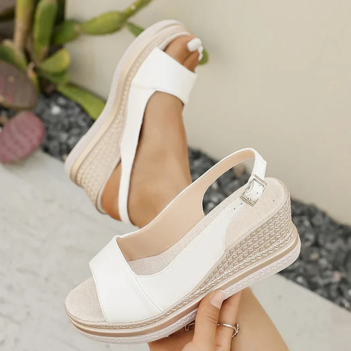 Denaya | Stylish Supportive Sandal