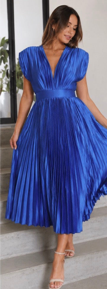 Lily | Timeless Pleated Midi Dress