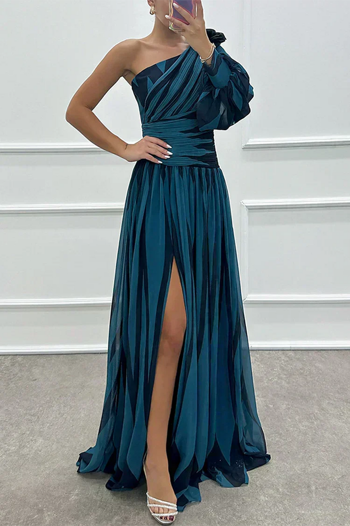 Pearl | Elegant Striped Maxi Dress with One Shoulder
