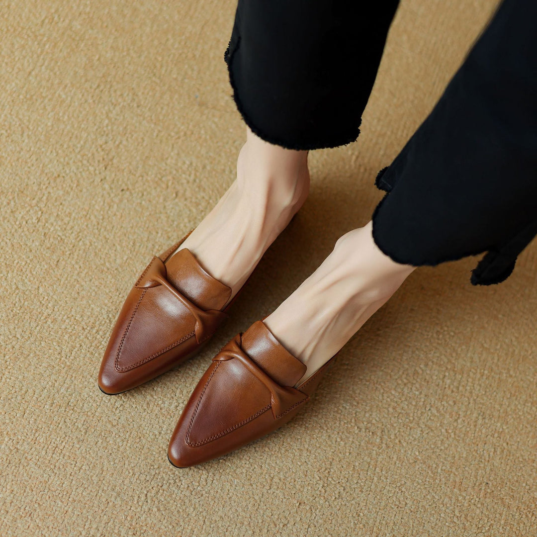 Erlen | Pointed-Toe Knot Detail Mules
