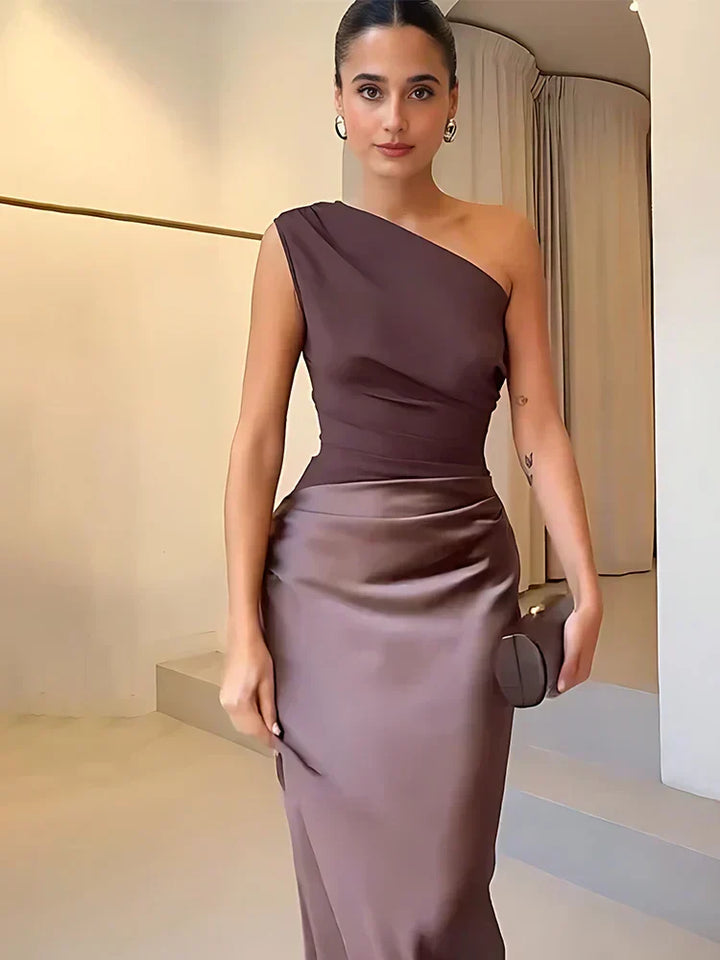 Florence | Maxi Dress with a Guilt in Satin
