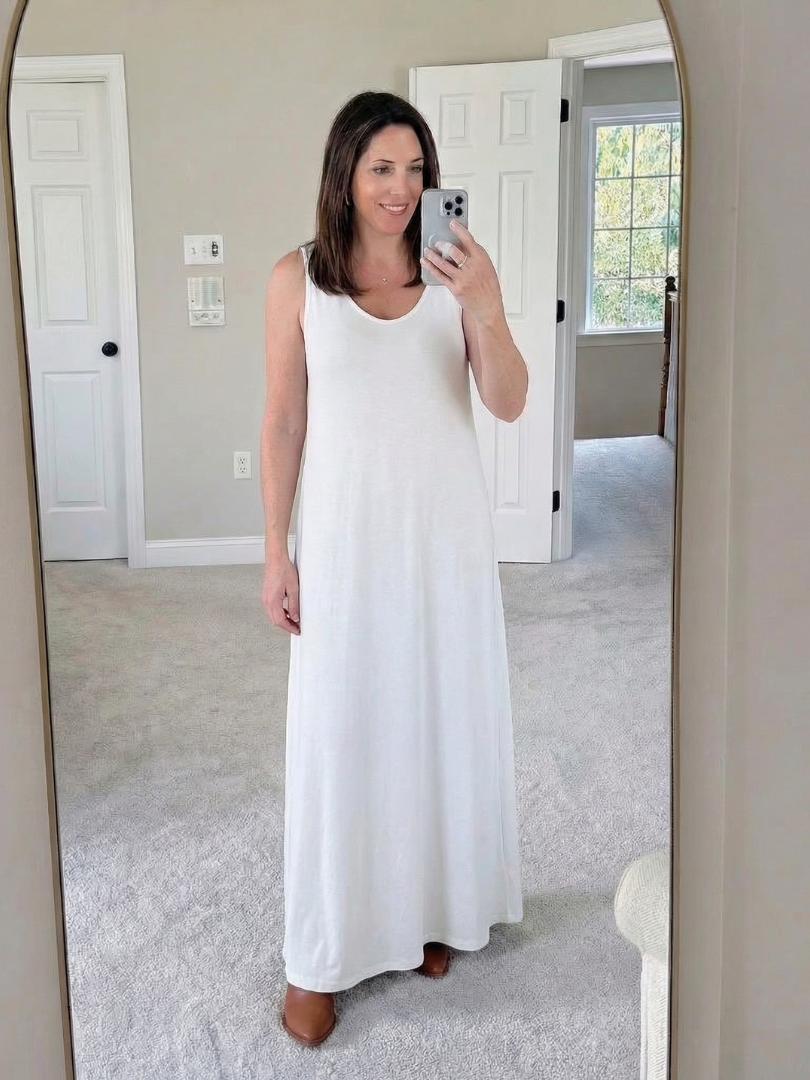 Soleira | Sleeveless V-Neck Side Slit Midi Dress
