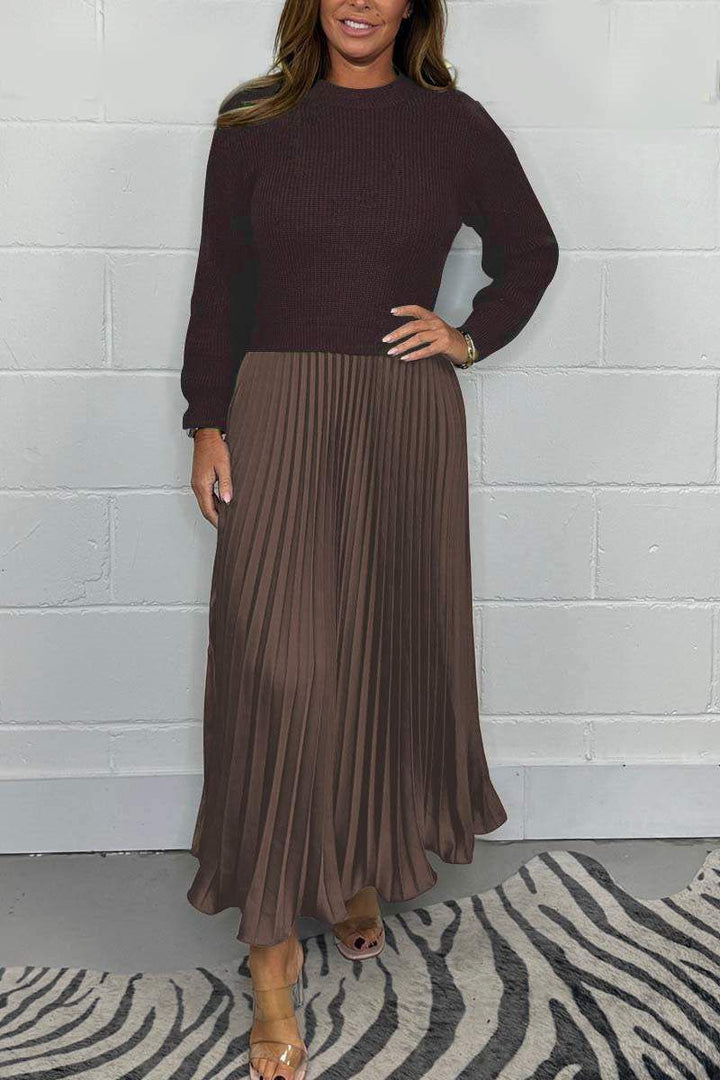 Claudia | Maxi dress with sweater and pleated skirt