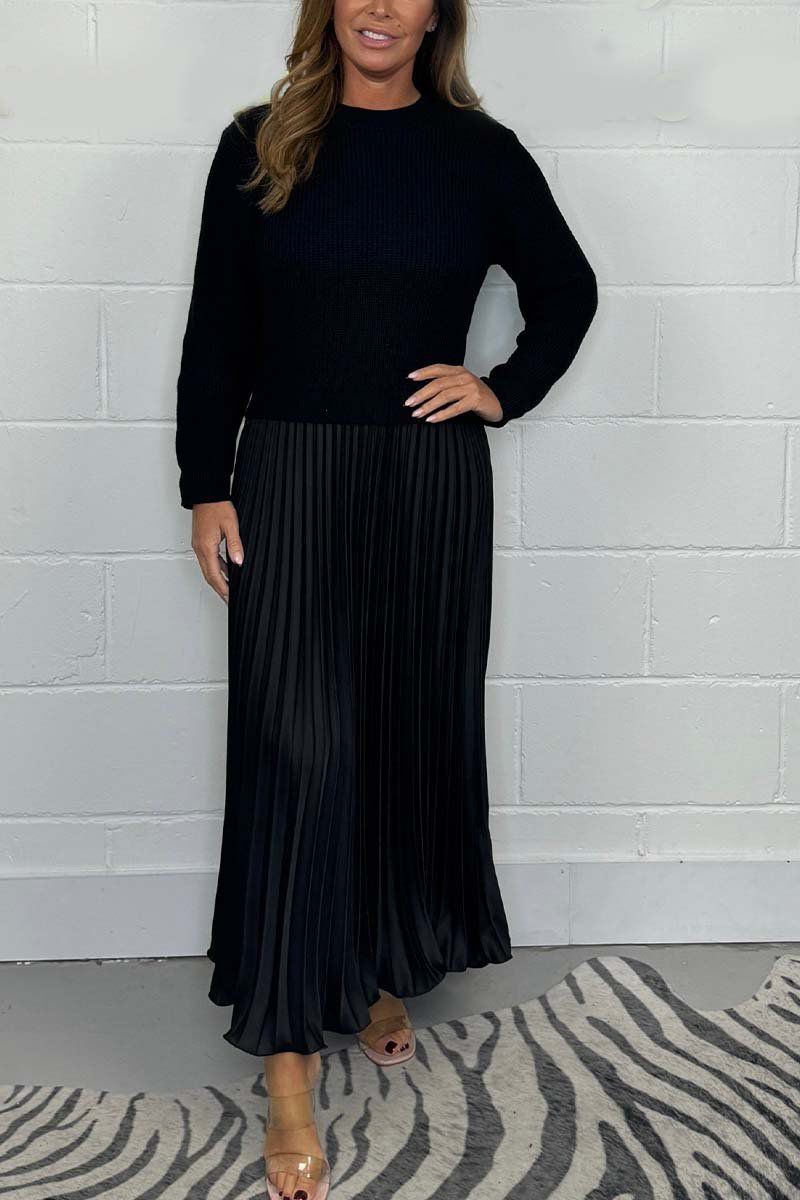 Claudia | Maxi dress with sweater and pleated skirt