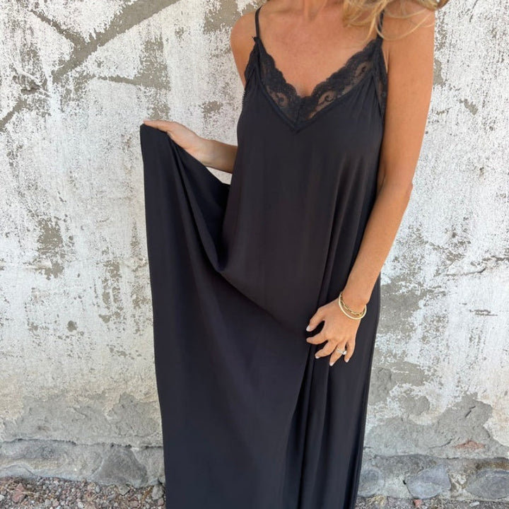 Carolina | Elegant Sleeveless Dress